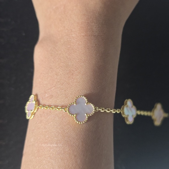 Gold and Light Pink Clover Bracelet - Picture 3 of 4